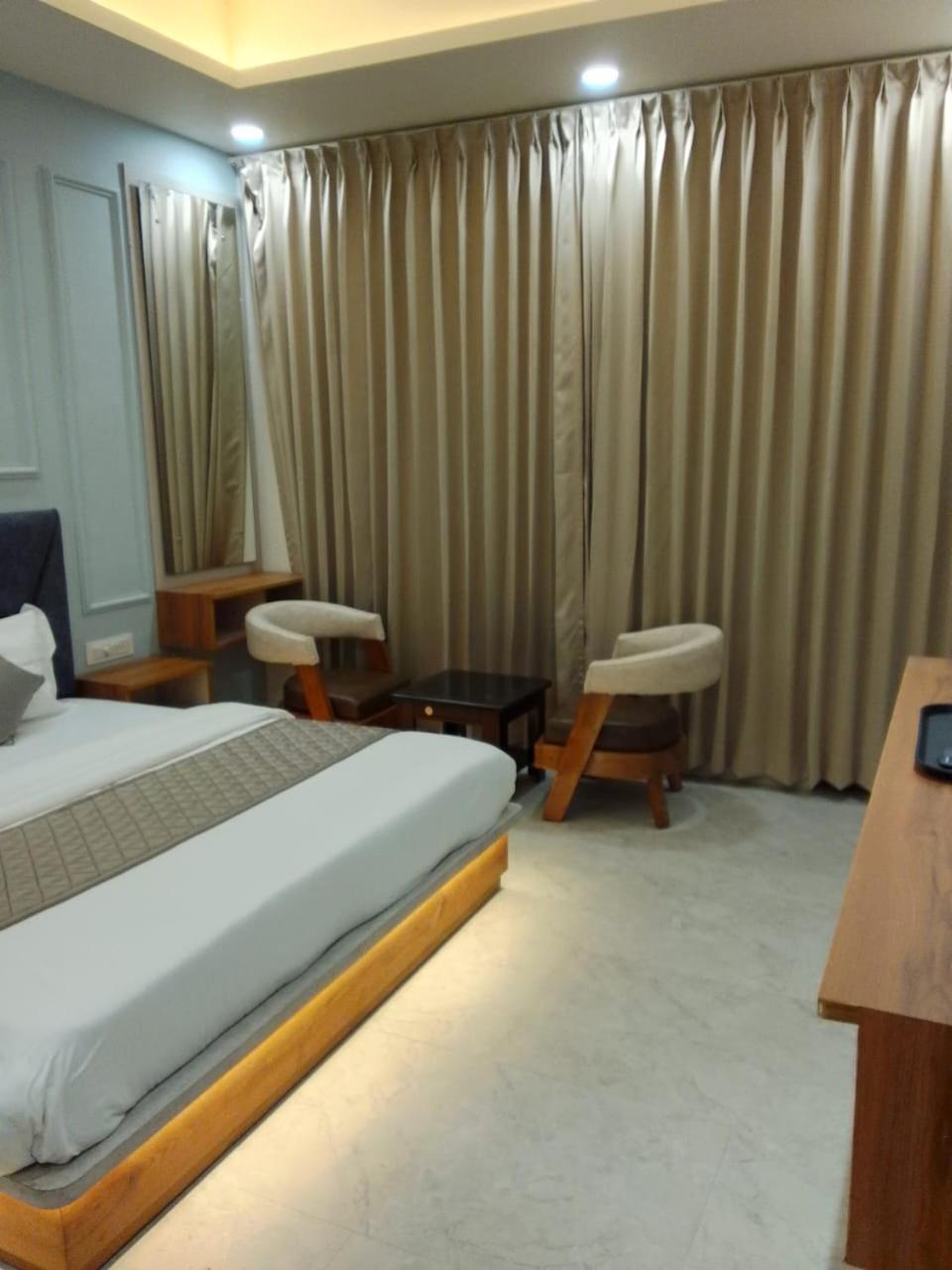 Hotel The Grand View à Baijnāth Extérieur photo
